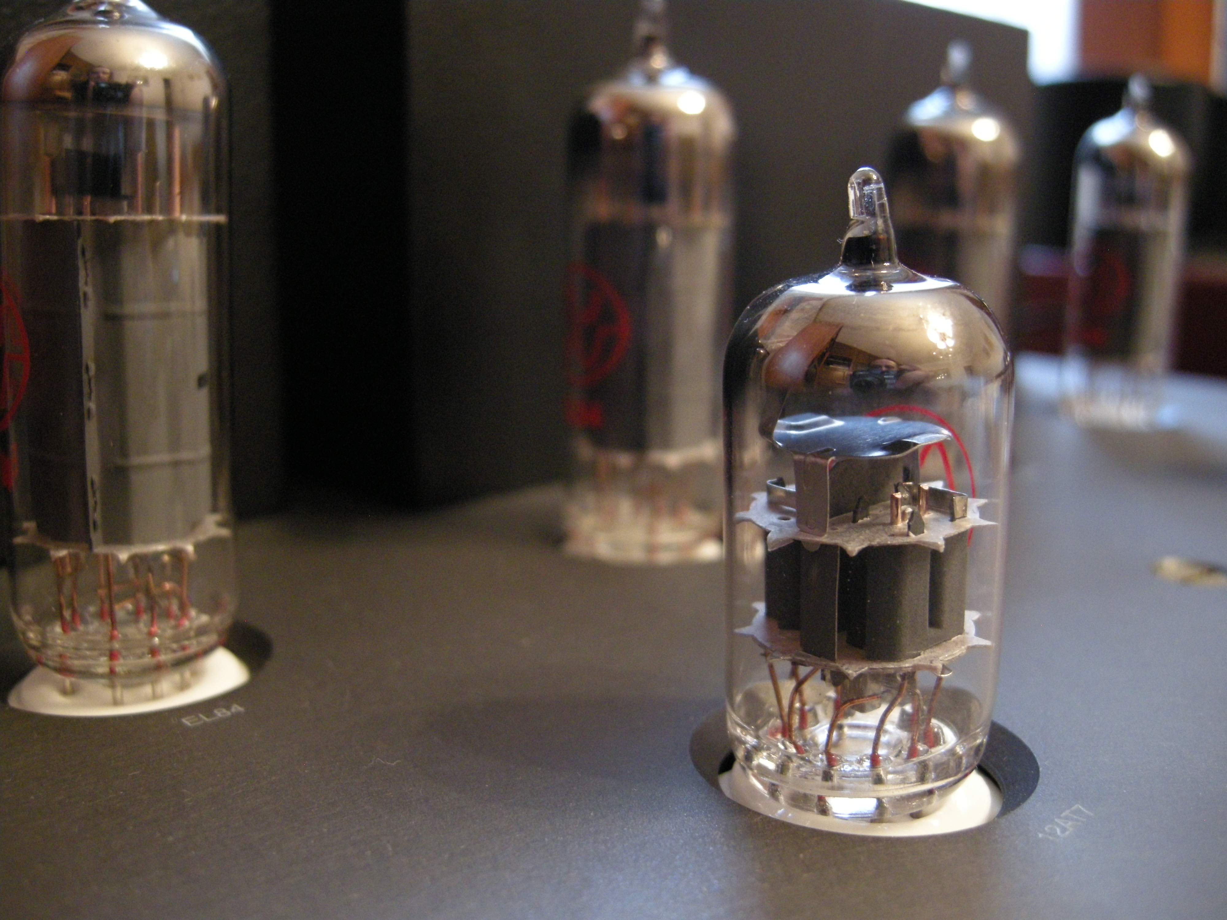 Custom tube amplifier